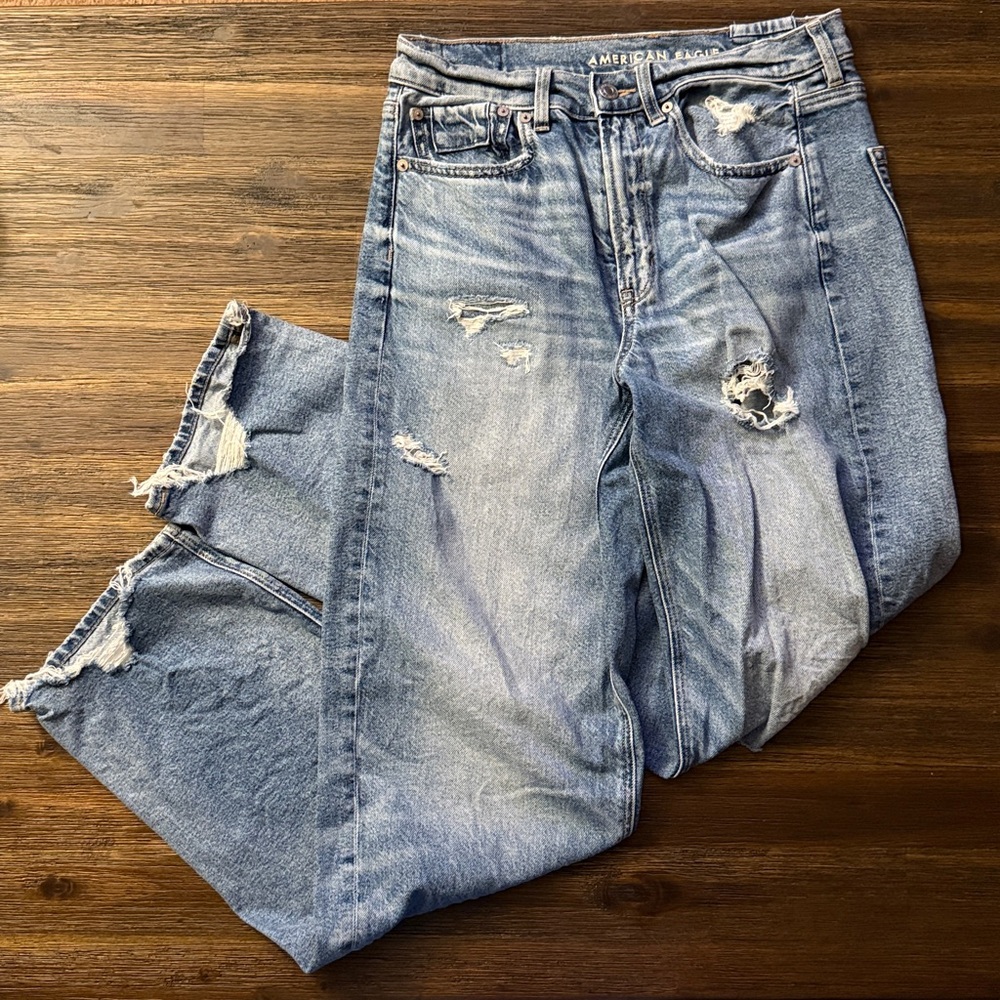 American Eagle Strigid Super High-Rise Baggy Straight Ripped Jeans Size 6 Long